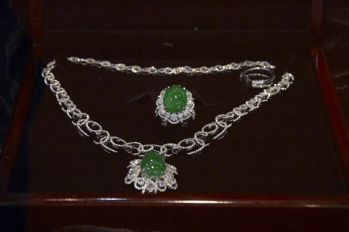 中國集寶齋攜精品參展2011上海國際珠寶首飾展覽會(huì)，綻放東方匠心魅力